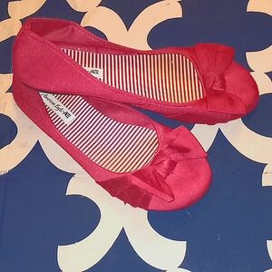 American Eagle Ballet Flats